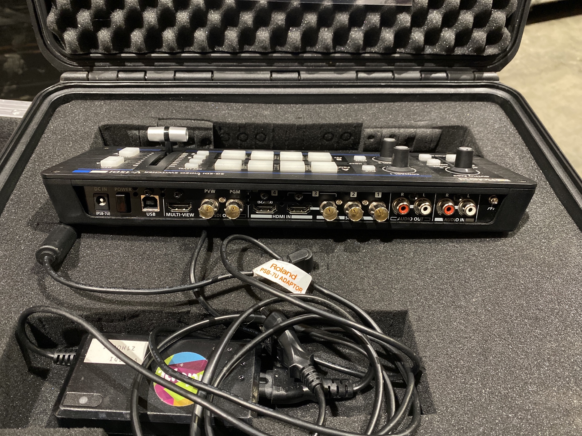 Roland V-1SDI | videomixer - Image 1