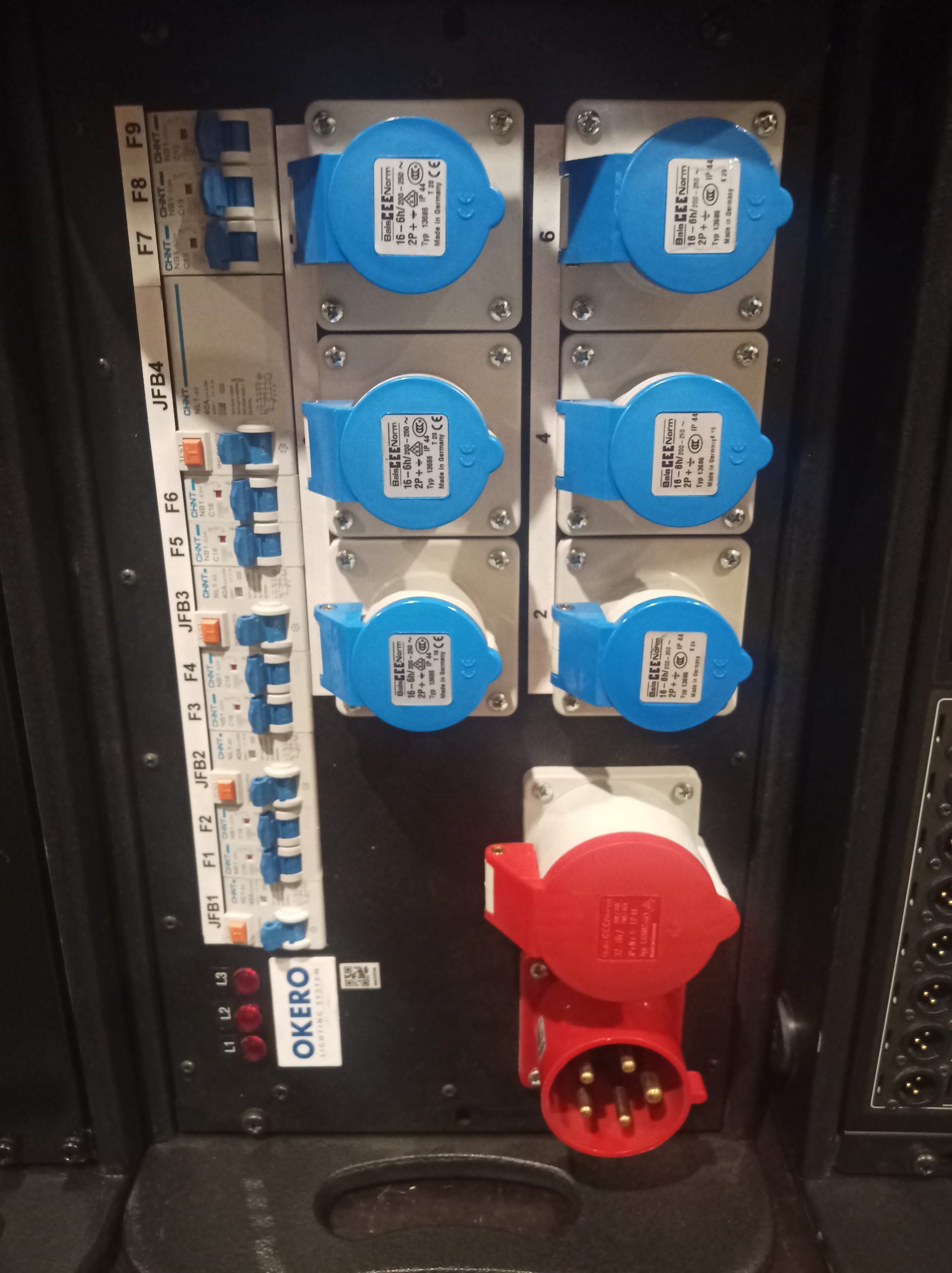 On Stage Audio PDU | 32 in, 32 out, 3 x powercon out, 6 x 16A blue, 6 x schucko out