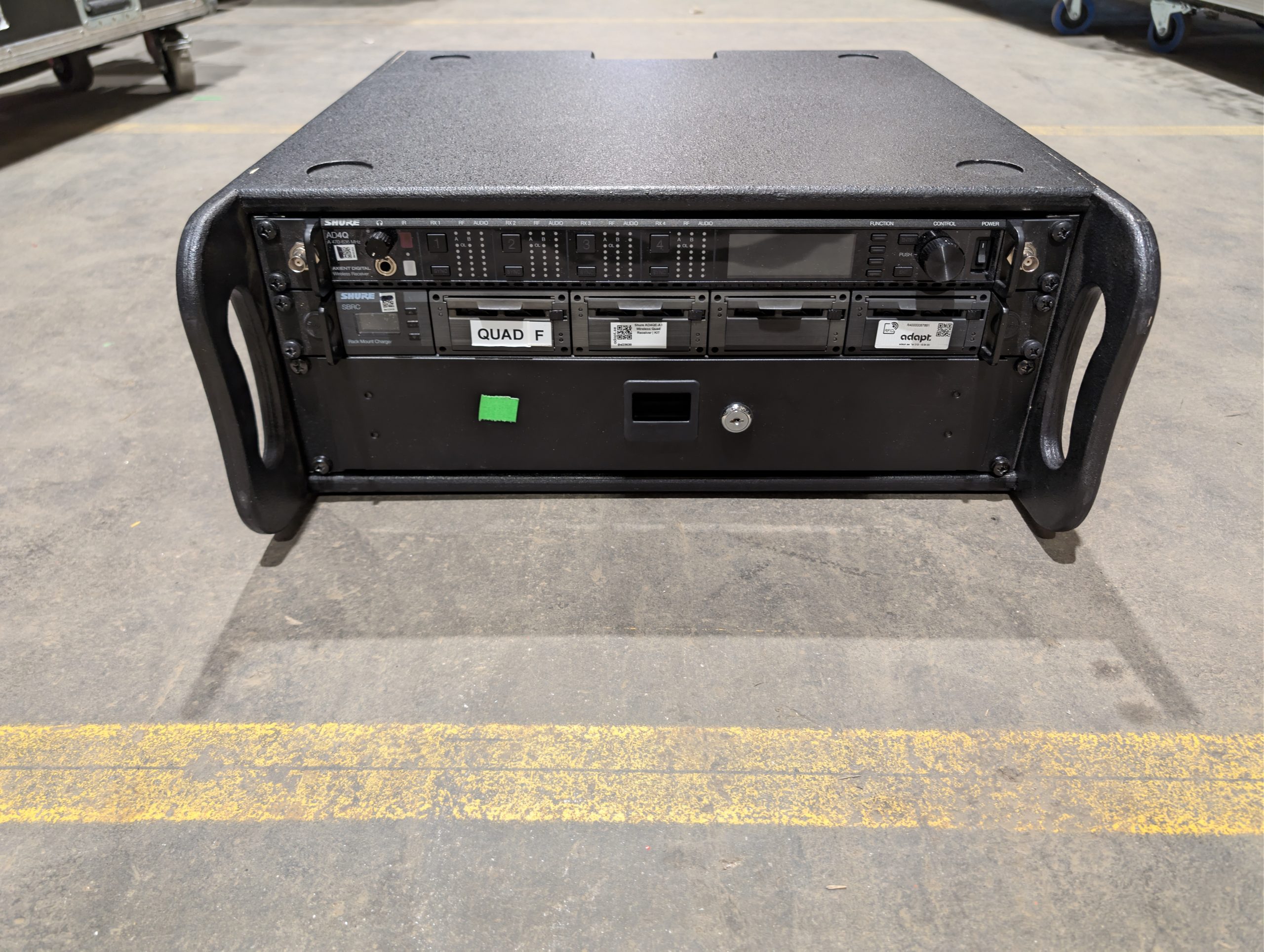 Shure AD4QE-A I Wireless Quad Receiver | KIT of 1 - Image 2